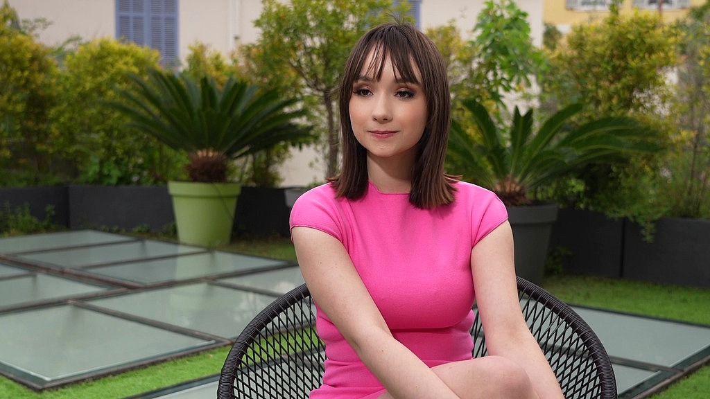 abby, 24 ans, decide de se montrer sans filtres (Juan Demesa, Abby, Luka) abby, 24 ans, decide de se montrer sans filtres (Juan Demesa, Abby, Luka)