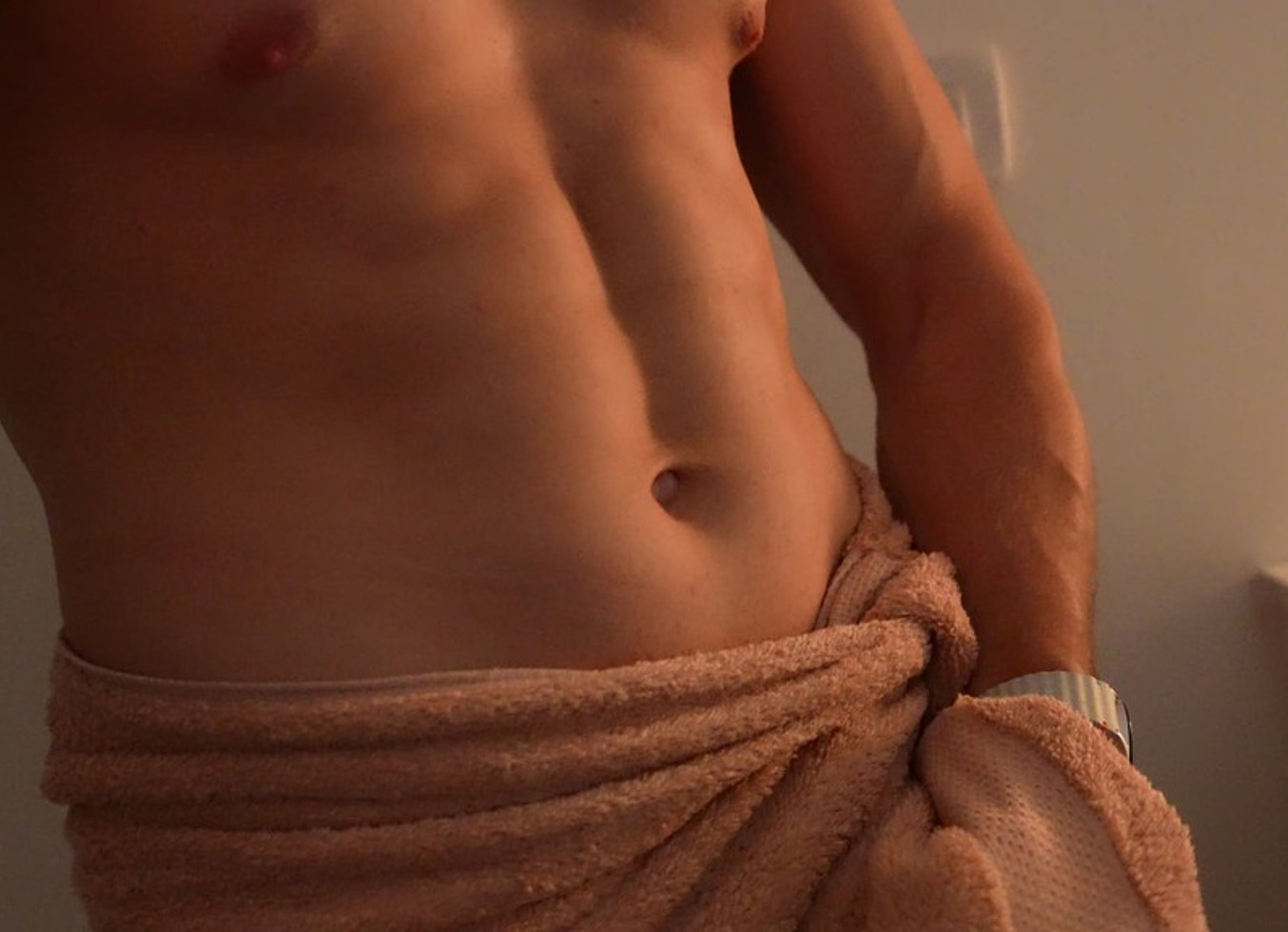 Sexy Guy Having Fun Alone In A Hotel Room (Video Without Blurring)