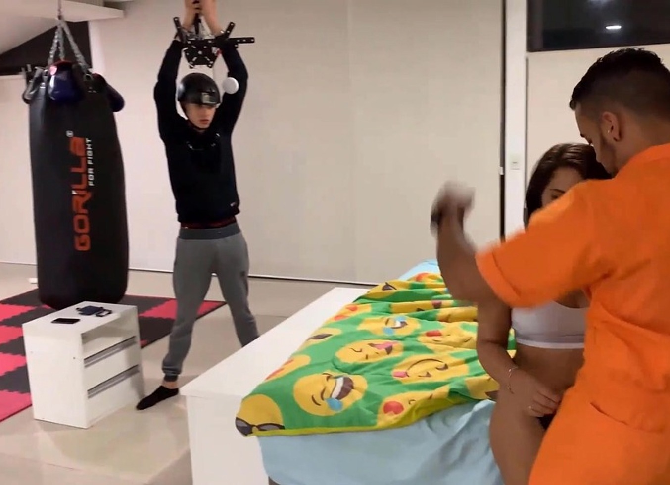 Algemei O Corno E Transei Com A Mulher Dele Enquanto Assistia Ela Fodendo Com Outro