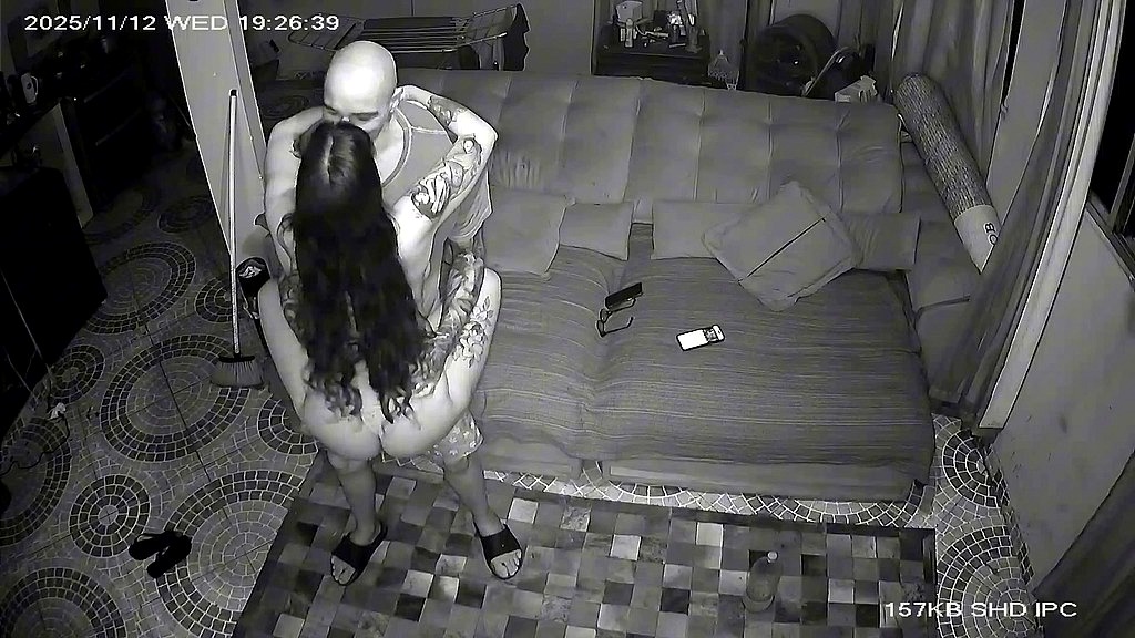 camera flagra cunhada varrendo a casa pelada na frente do cunhado e veja oq aconteceu. (Pitbull Porn, Lunna_Geek) camera flagra cunhada varrendo a casa pelada na frente do cunhado e veja oq aconteceu. (Pitbull Porn, Lunna_Geek)