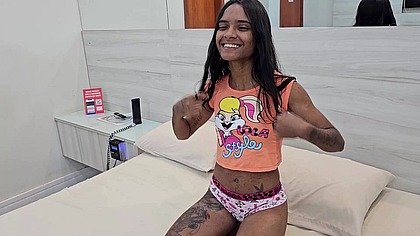 Fodeu ate o cu na pele da afilhada novinha pequenininha Jasmine Santanna
