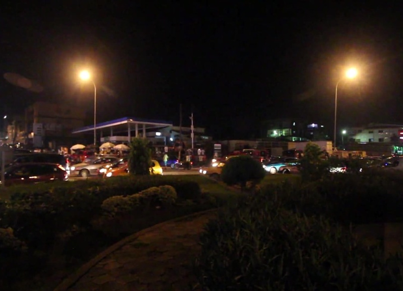 J'ai Reussi A Seduire Ma Cliente Dans Mon Salon On A Baisse Tellement Fort Que Qu'elle A Oublie Son Mari