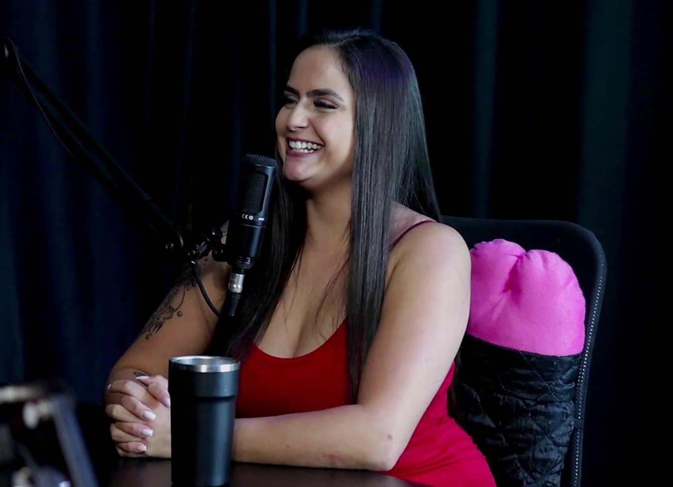 Perdeu A Aposta Para O Primo E Teve Que Dar O Cuzinho, A Familia Ficou Em Choque Com Seu Video Vazado, E Seus Fetiches De Gozar E A Loucura Na Prancha... - Burguesa (Watch On: Sheer/Red)