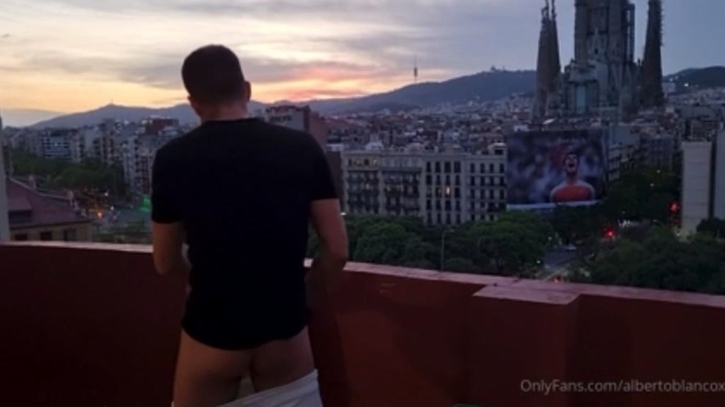 sexo en publico con vistas a la Sagrada Familia public sex with a view of Sagrada Familia (Альберто, Маріана Мартікс) sexo en publico con vistas a la sagrada familia public sex with a view of the sagrada familia (Alberto, Mariana Martix)