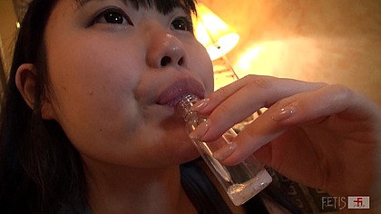 犬嗅ぎムチムチ美女 3唾液 編(dogd07-03/フェ血ス)