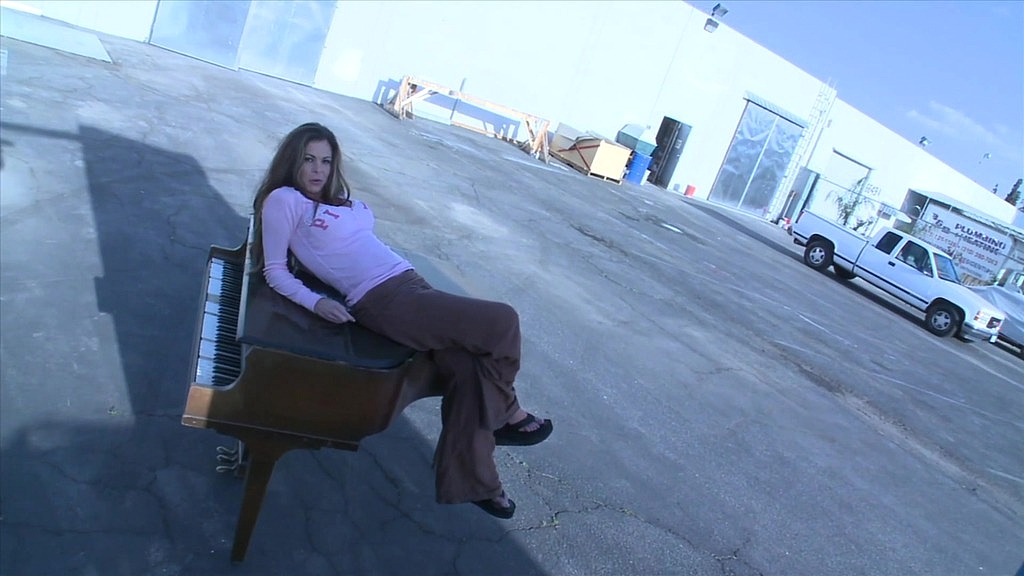 Hunter Bryce likes her sex sloppy and wet from her squirting buckets of cum
