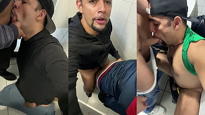 ORGIA BAREBACK COM VARIOS MACHOS NO WC DEPOIS DO SERVICO.