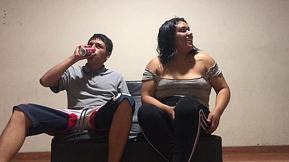 Madrastra me convence de follarla cuando llego de trabajar