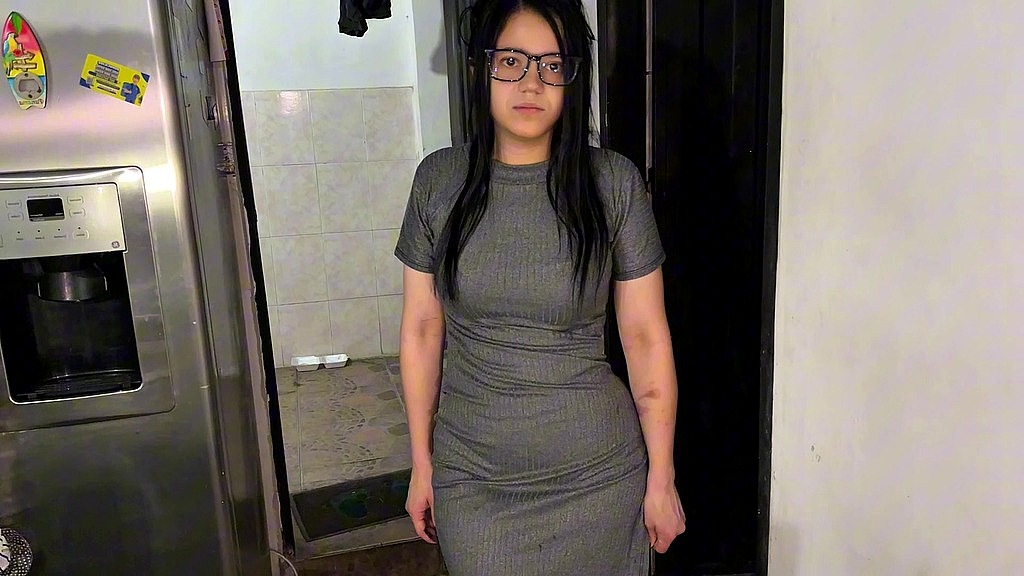 Естефані, Крісанто: моя молода і красива зведена кузина приїжджає і вже знає, що їй робити (AnalVids.com) my young and beautiful step-cousin arrives and already knows what she has to do (Estefani, Crisanto)