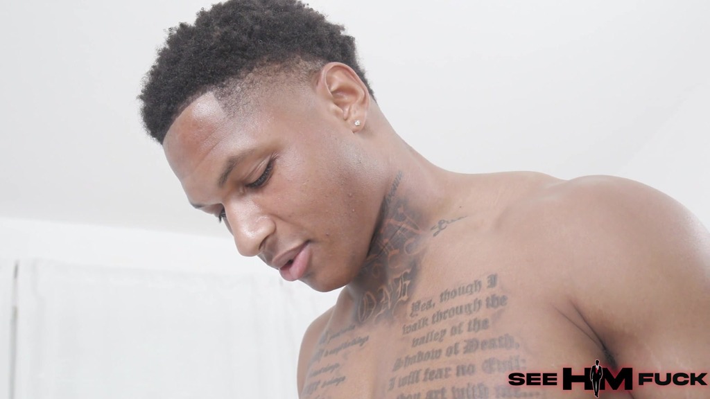 bunny fae licks the oil off bossman dre’s tattooed chest and arms!