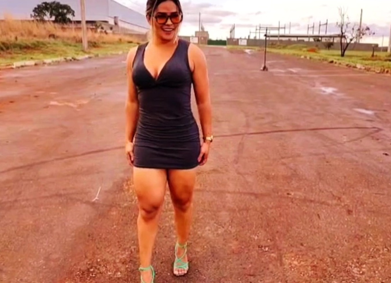 I Took My Stepson Vagninho, Put Him In My Car And Said I Had A Surprise Outdoors For Him To Cum In My Ass, In Fact He Made My Ass Overflow. Luna Oliveira E Vagninho