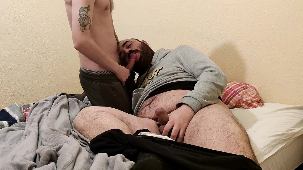 ahogando con mi polla gorda a jovencito (Alex Chaser, Santi Bear) ahogando con mi polla gorda a jovencito (Alex Chaser, Santi Bear)