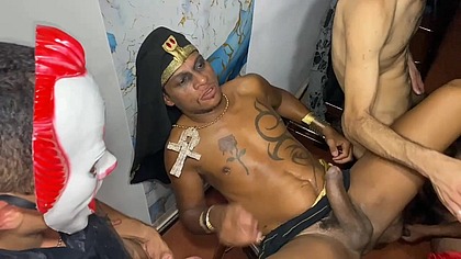 HALLOWEEN no BRASIL, SURUBA e PUTARIA part_4