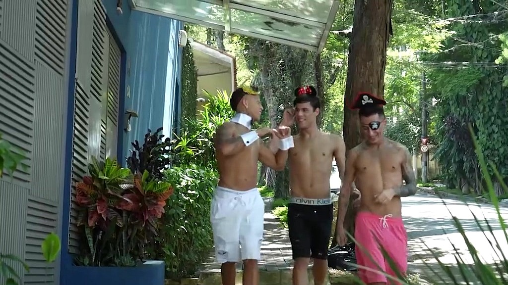 dp com os amigos depois de pular carnaval - parte i (Lucas Ferrari, Pedro Fontes, Gabriel Torres) dp com os amigos depois de pular carnaval - parte i (Lucas Ferrari, Pedro Fontes, Gabriel Torres)