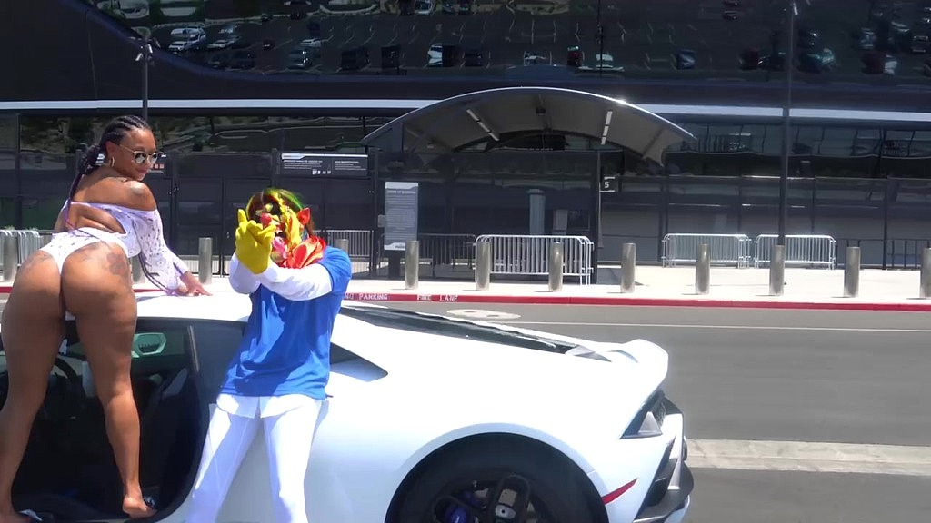 porsha carrera sucks in front of football stadium (Porsha Carrera, Gibby The Clown) porsha carrera sucks in front of football stadium (Porsha Carrera, Gibby The Clown)