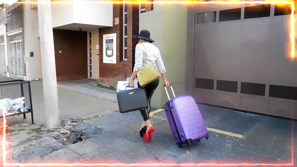 PUTA ARGENTINA , LLEGA AL BULIN Y SE ENCUENTRA CON SU JEFE QUE LE ENSENA A RESPETAR