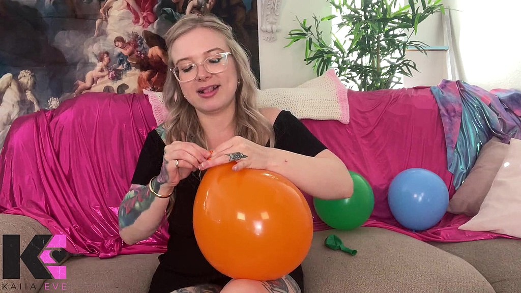 повітряна куля надувається, щоб лопнути (Kaiia Eve) balloon inflate to pop (Kaiia Eve)