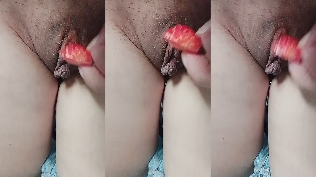 fica alla fragola (GretaLa) fica alla fragola (GretaLa)