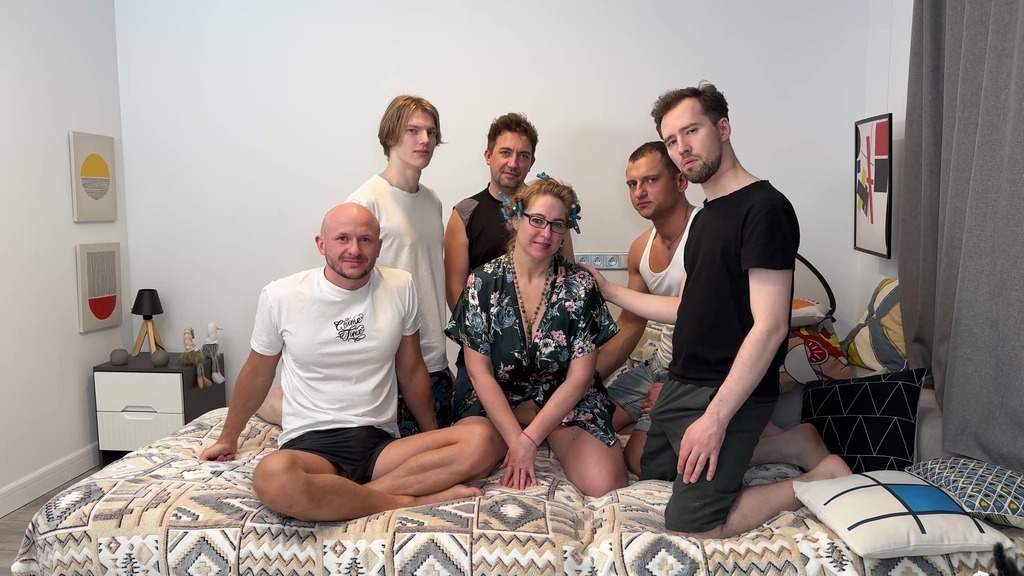 rough groupsex dp acrobatic with curvy mature