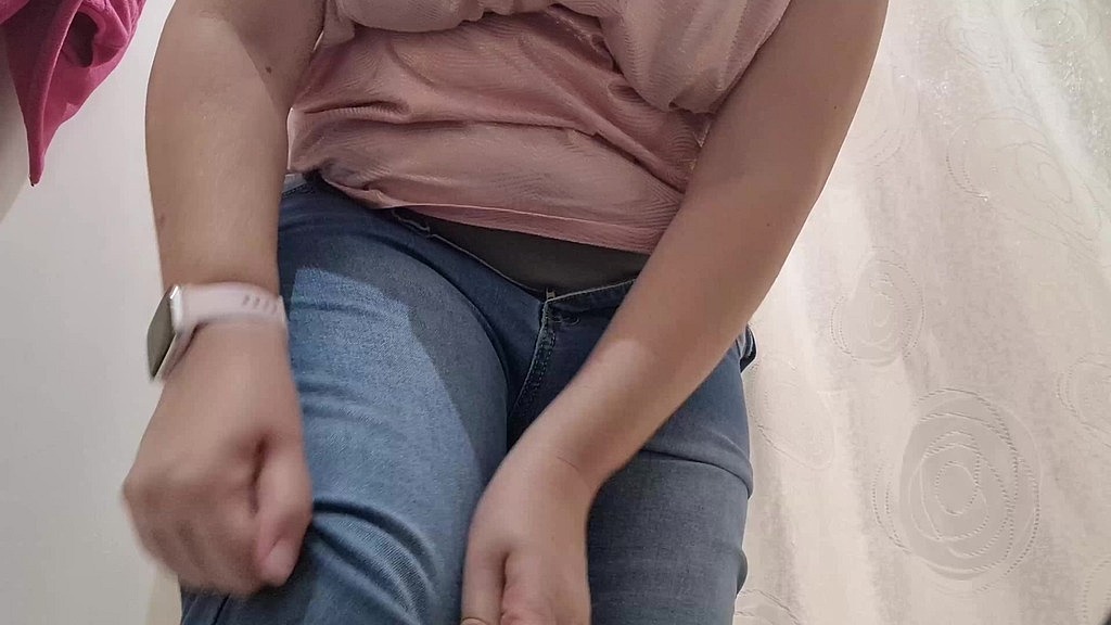 the unepected journey of self-discovery through the struggles of finding the perfect pair of jeans (Nicoletta Embassi) the unepected journey of self-discovery through the struggles of finding the perfect pair of jeans (Nicoletta Embassi)