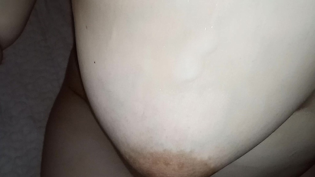 lo sperma sul seno (GretaLa) lo sperma sul seno (GretaLa)