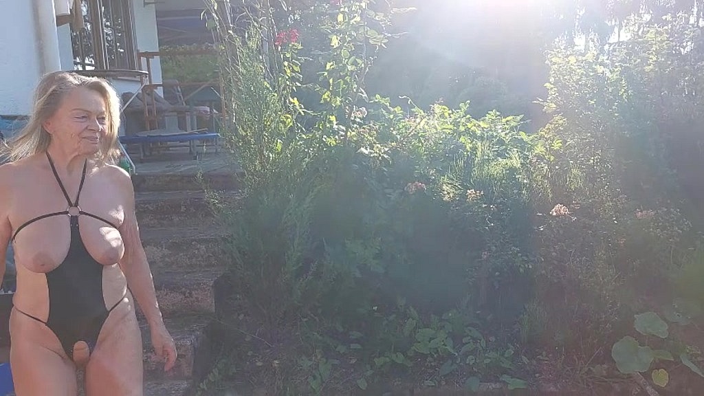 martinawest - update #2 - m getting horny in her garden - may 17, 2026 (Martina west) martinawest - update #2 - m getting horny in her garden - may 17, 2026 (Martina west)