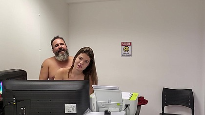 Uma ninfeta apareceu para ser atriz e levou ferro - Pietra Nunes