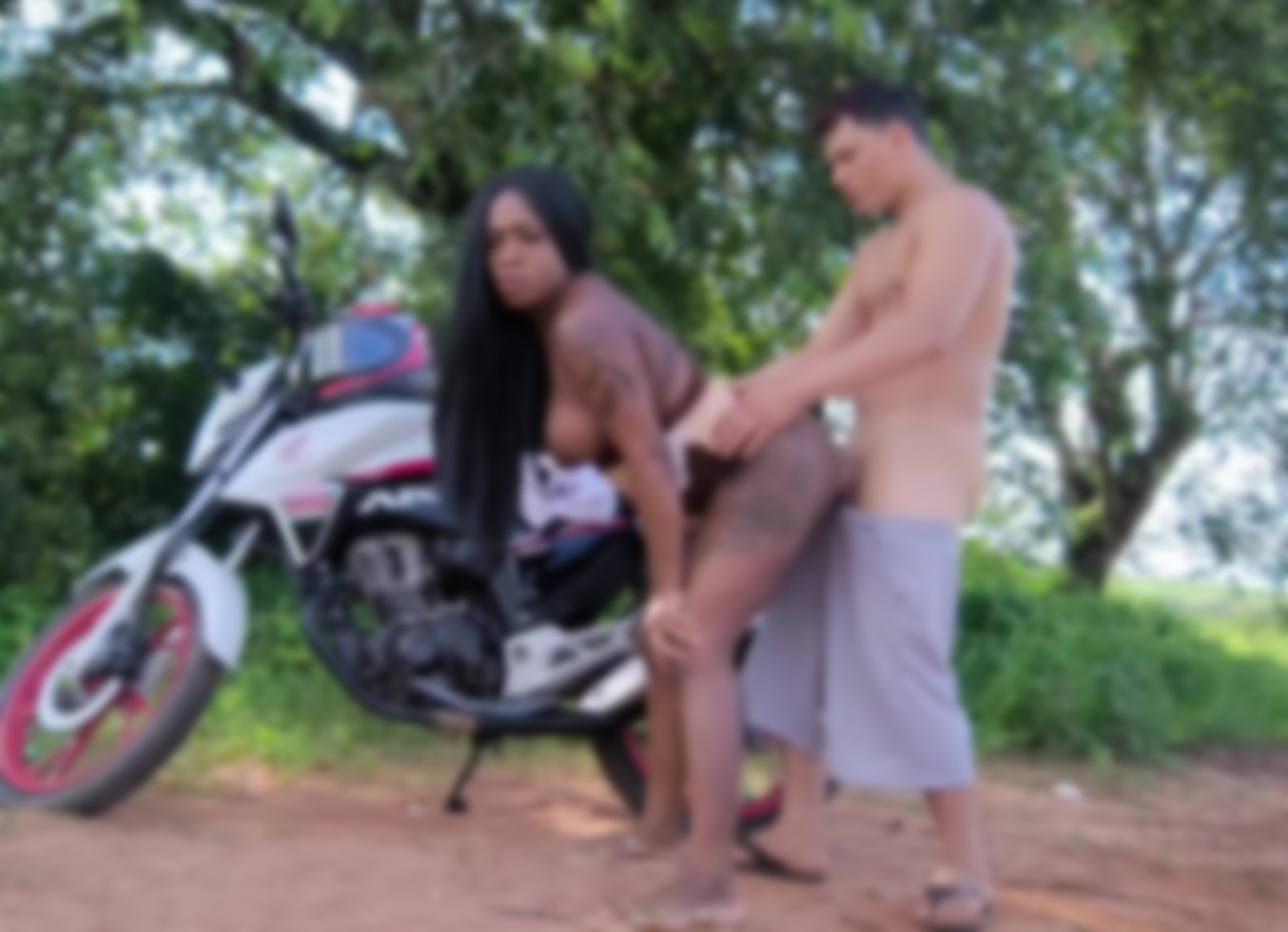 Adrenalina E Prazer Novinho Safado Me Levou Pro Mato Para Fuder E Gozar Dentro Da Minha Buceta Quente