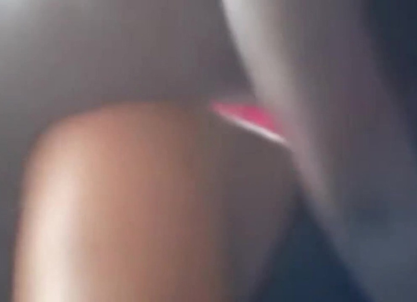 Sexy Black Girl Fucks With Her Shaking Booty