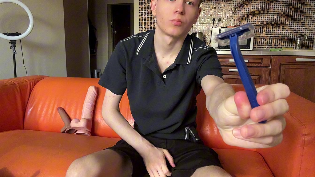 i have a date tonight, so i need to shave the right places! (Evgeny Twink) i have a date tonight, so i need to shave the right places! (Evgeny Twink)