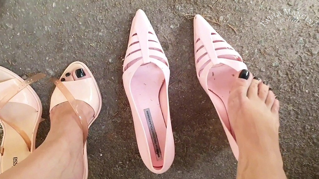revving stomp and crush - paula vs melissa shoes (Paula Mancini) revving stomp and crush - paula vs melissa shoes (Paula Mancini)
