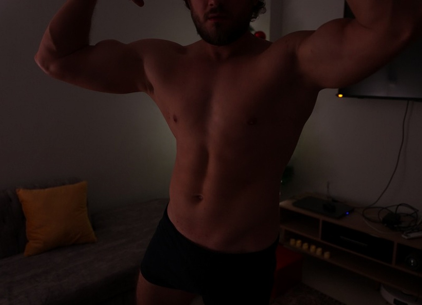 Strong Guy Posing While Wanking At The Evening And Cums A Lot (Video Without Blurring)