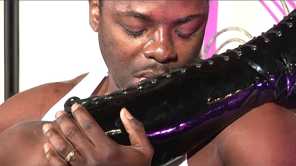 Victoria Sin, Kris Slater, Derrick Dicks, Lady Armani: Victoria Sin è una puttana goth totale (AnalVids.com) victoria sin is a total goth whore (Victoria Sin, Kris Slater, Derrick Dicks, Lady Armani)