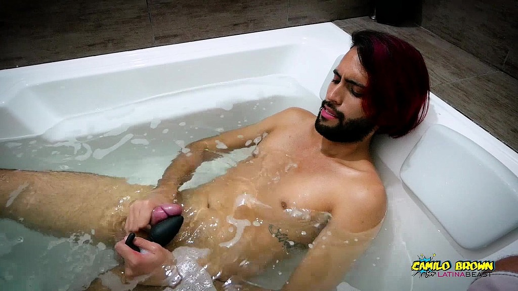 camilo brown caught playing with a vibrator in the jacuzzi what s he doing? (Camilo Brown) camilo brown caught playing with a vibrator in the jacuzzi what s he doing? (Camilo Brown)