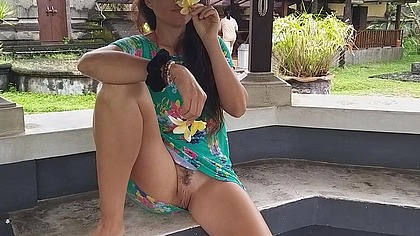 NO PANTIES Public Adventure at Bungalow resort