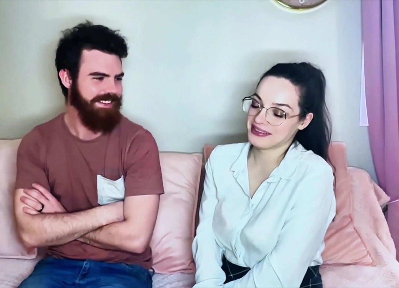 Katerina, 22Ans, Une Fana De Sexe Hard Bien Aidee Par Son Mec