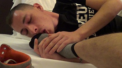 2067 french dude fucked at the hotel bareback with feet adduiction