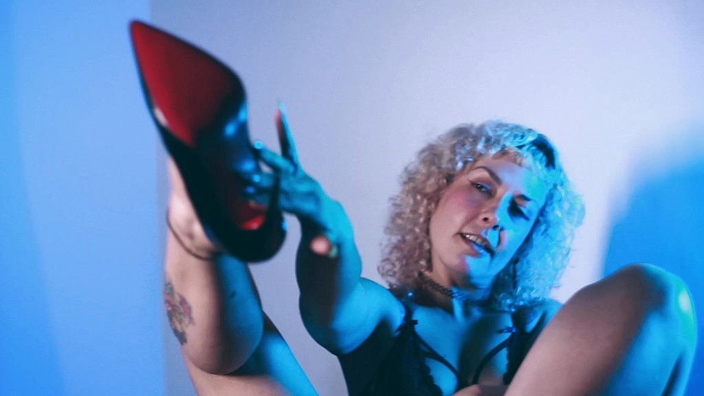 gorgeous marilou is back to evol feet: foot worship and hot masturbation with the queen (Marilou) gorgeous marilou is back to evol feet: foot worship and hot masturbation with the queen (Marilou)