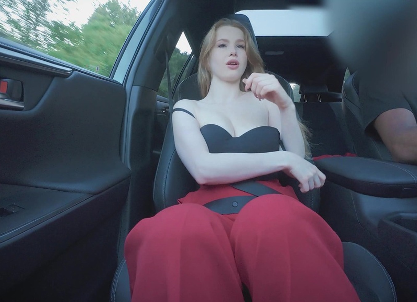 Lena Sucks Dick In Car