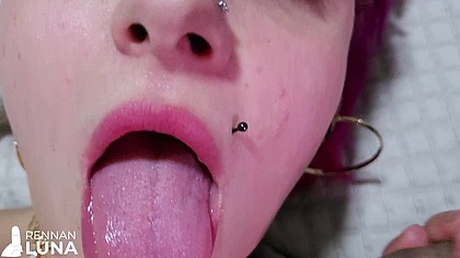 O Maridao Botou no Cuzinho da Esposa Novinha e Me Chamou pra dar Continuidade na Surra de Piroca! SQUIRTING