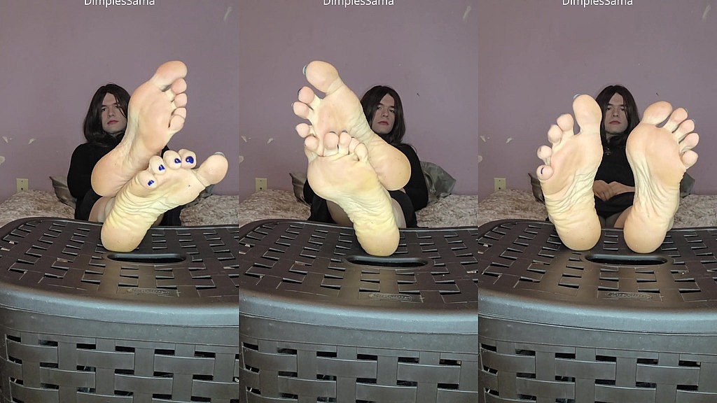 propping up my big soles (Mr Dimples) propping up my big soles (Mr Dimples)