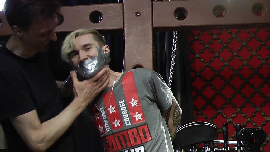 make nicky laugh. (Nicky, Wanheldvig) make nicky laugh. (Nicky, Wanheldvig)