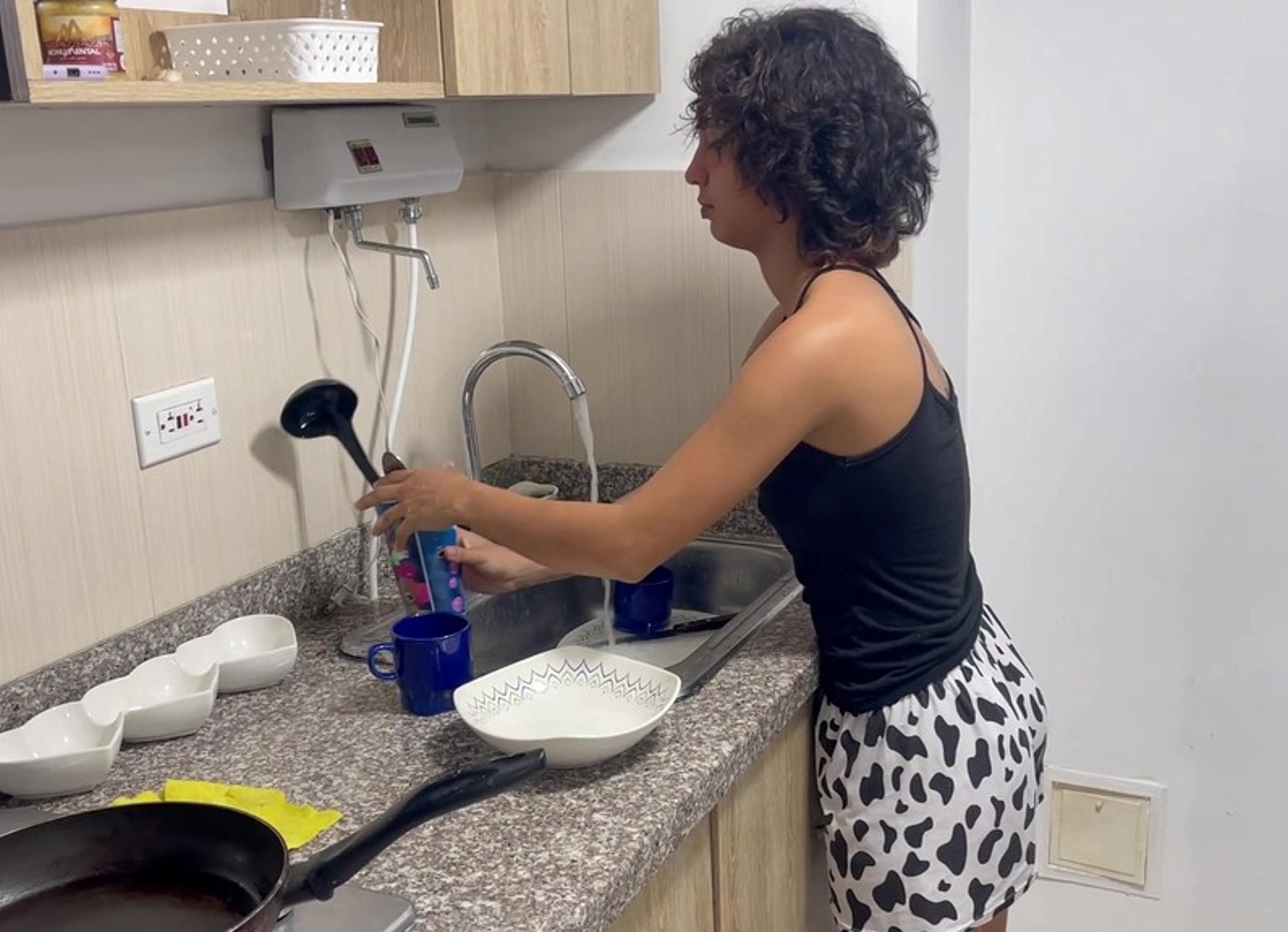 Una Rica Cogida Por El Culo A Mi Linda Hermanastra A Cambio De Hacer Los Deberes De La Casa