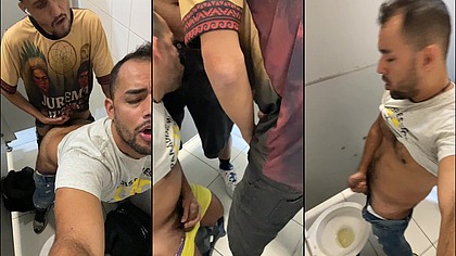 ENGOLE MINHA ROLA NO BANHEIRO E FODE MEU CU, Ficou me vigiando no banheiro da nisso.