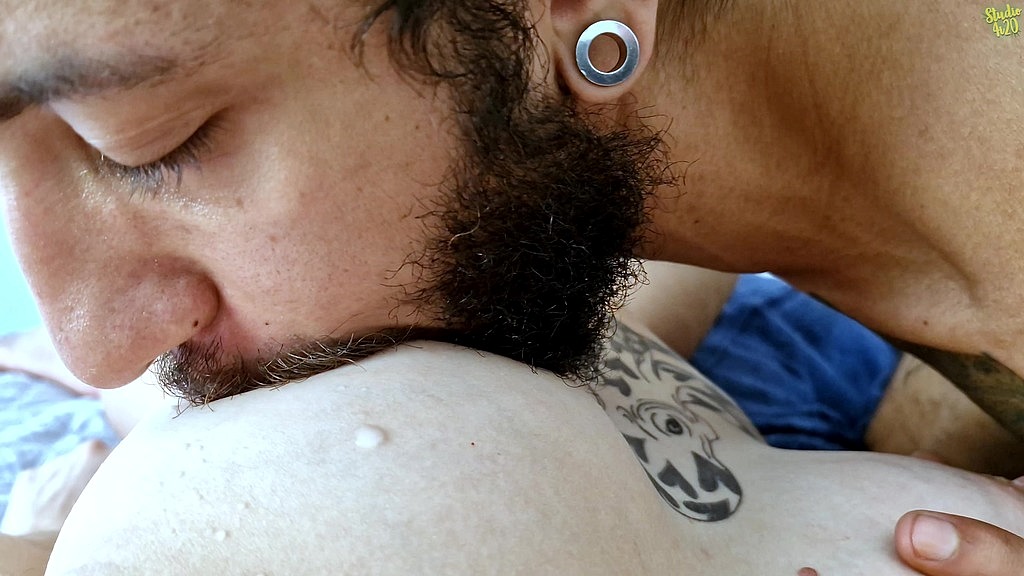 fiz ela gozar no meu pau e meu amigo ficou espiando (Candy Crush, Mano Nico) fiz ela gozar no meu pau e meu amigo ficou espiando (Candy Crush, Mano Nico)