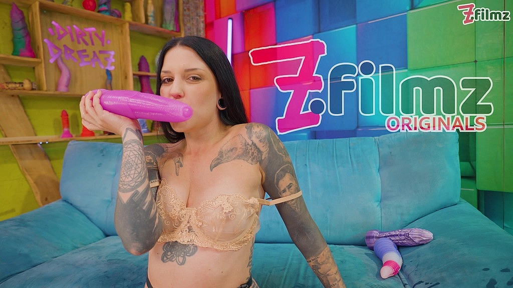 Мореа Блек: товста готська анальна любляча повія любить змушувати свою власну дупу роззявати перед тобою (AnalVids.com) thick goth anal loving slut loves to make her own ass gape for you (Morea Black)