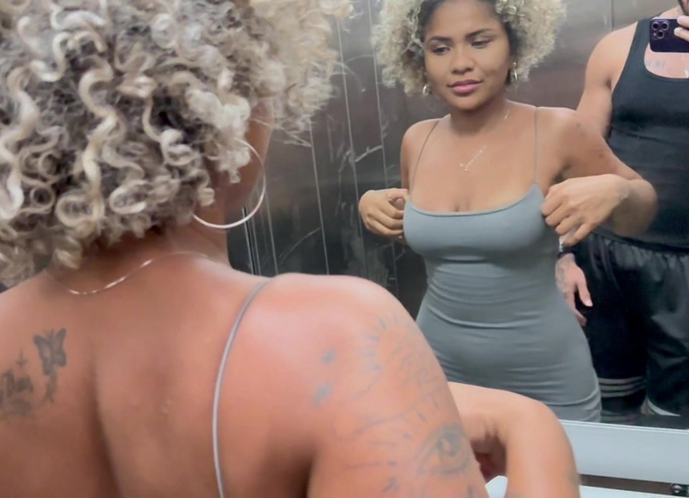 I Went Down To Get Ifood With My Step Sister-In-Law And Fucked Her In The Elevator
