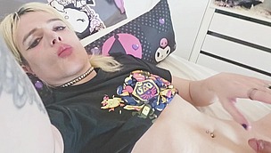 FEMBOY GOSTOSO DORIAN DRAKE METE NO SEU CU APERTADO ENQUANTO BATE UMA E ENGOLE TODA A PORRA DELE MESMO (2026-07-30) thumbnail