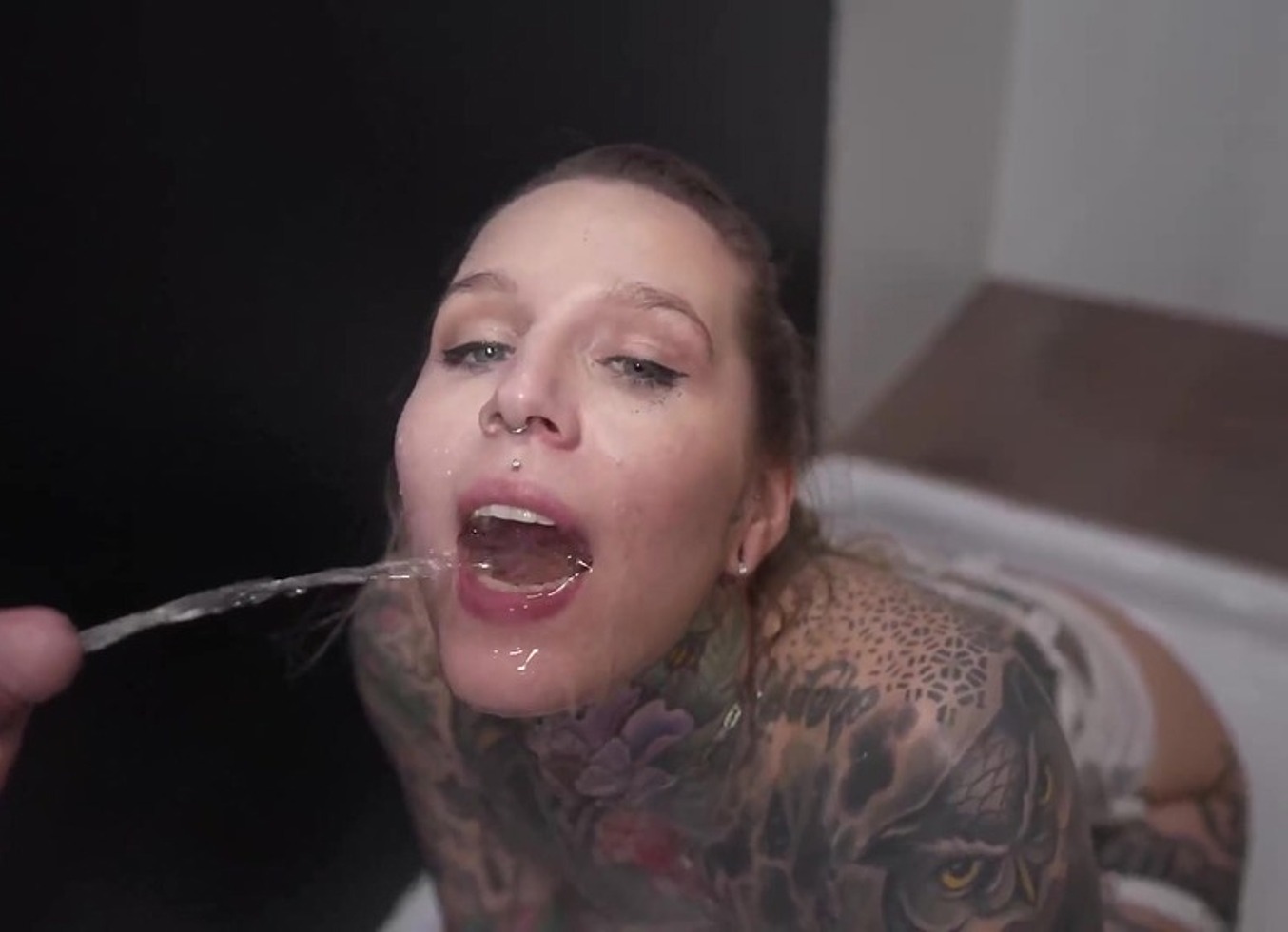 Ggg John Thompson - Tattooed German Pissing Slut