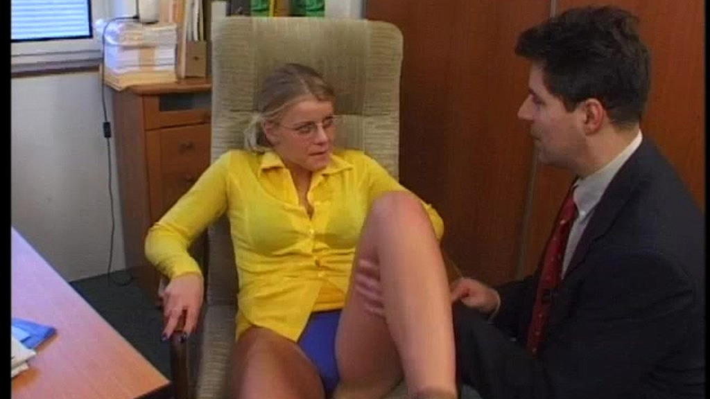 Secretary lea fucks her boss and makes him cum